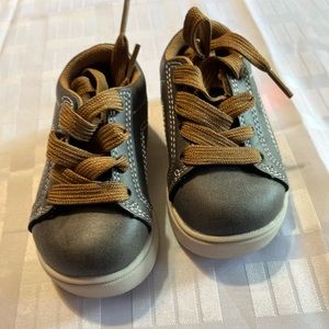 Toddler shoes size 5 color gray